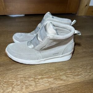 Sorel Women’s Out N About Plus Mid Waterproof Boot Size 9